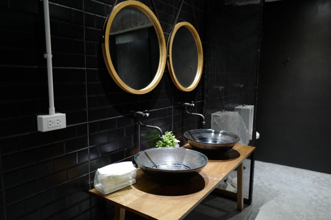 Ang Mor Lao Hotel (Adults Only) Phuket Buitenkant foto
