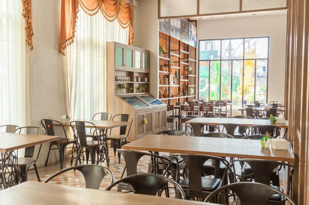 Ang Mor Lao Hotel (Adults Only) Phuket Buitenkant foto